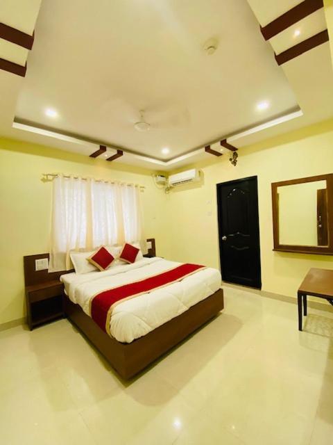 Prabhuvihar Residency Hotel Porvorim Bagian luar foto