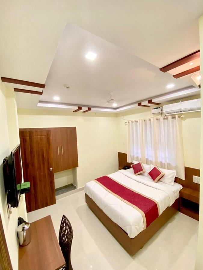 Prabhuvihar Residency Hotel Porvorim Bagian luar foto