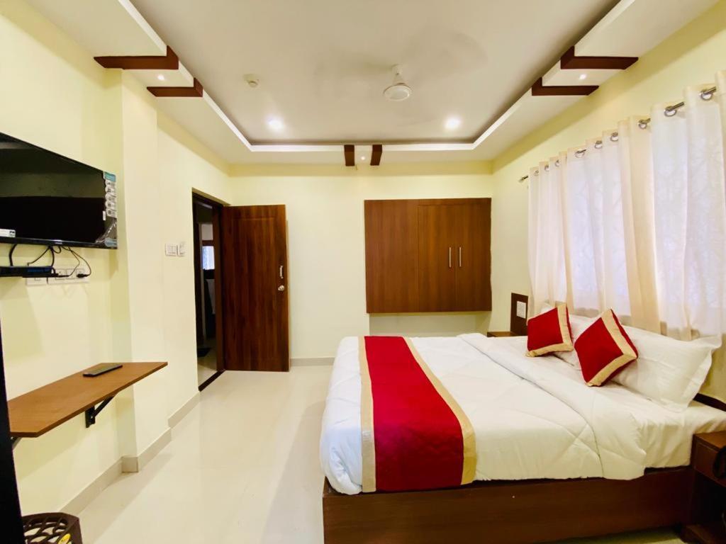 Prabhuvihar Residency Hotel Porvorim Bagian luar foto
