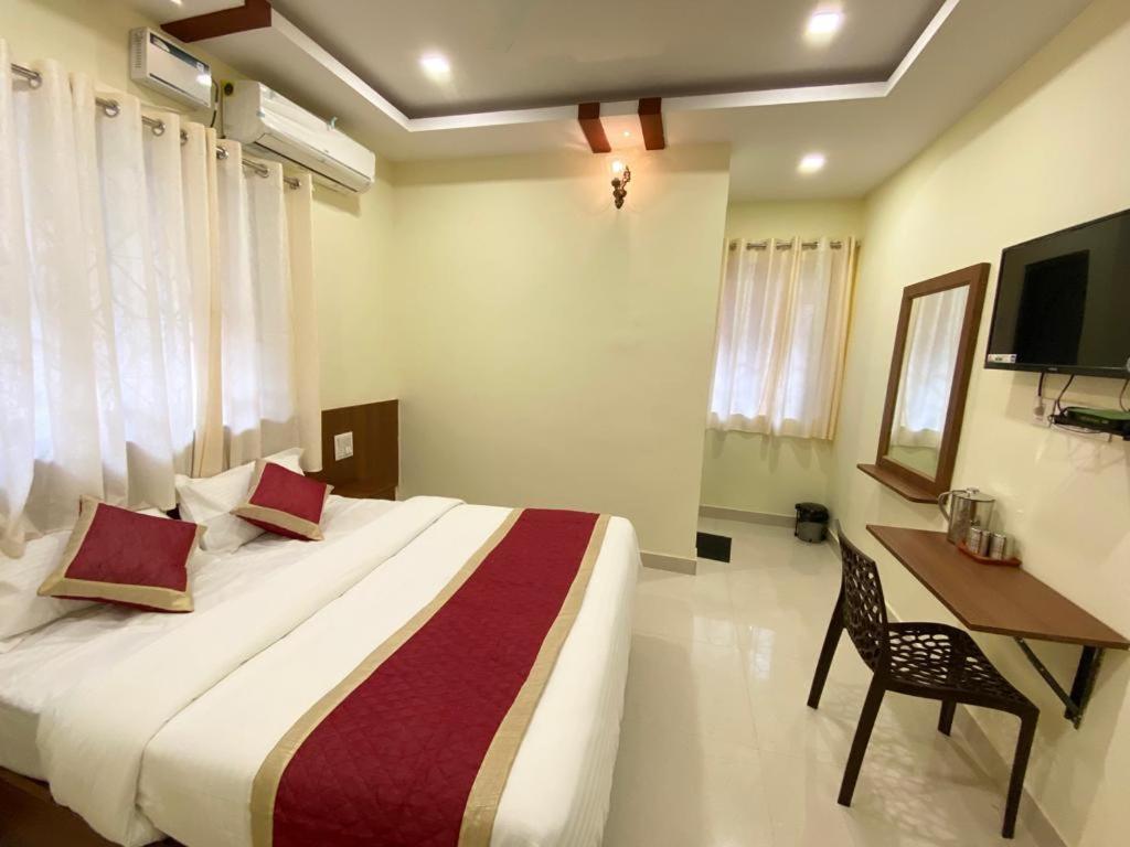 Prabhuvihar Residency Hotel Porvorim Bagian luar foto