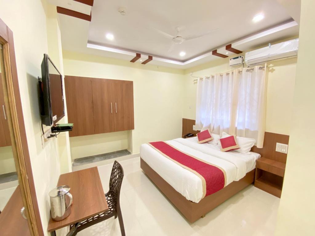 Prabhuvihar Residency Hotel Porvorim Bagian luar foto