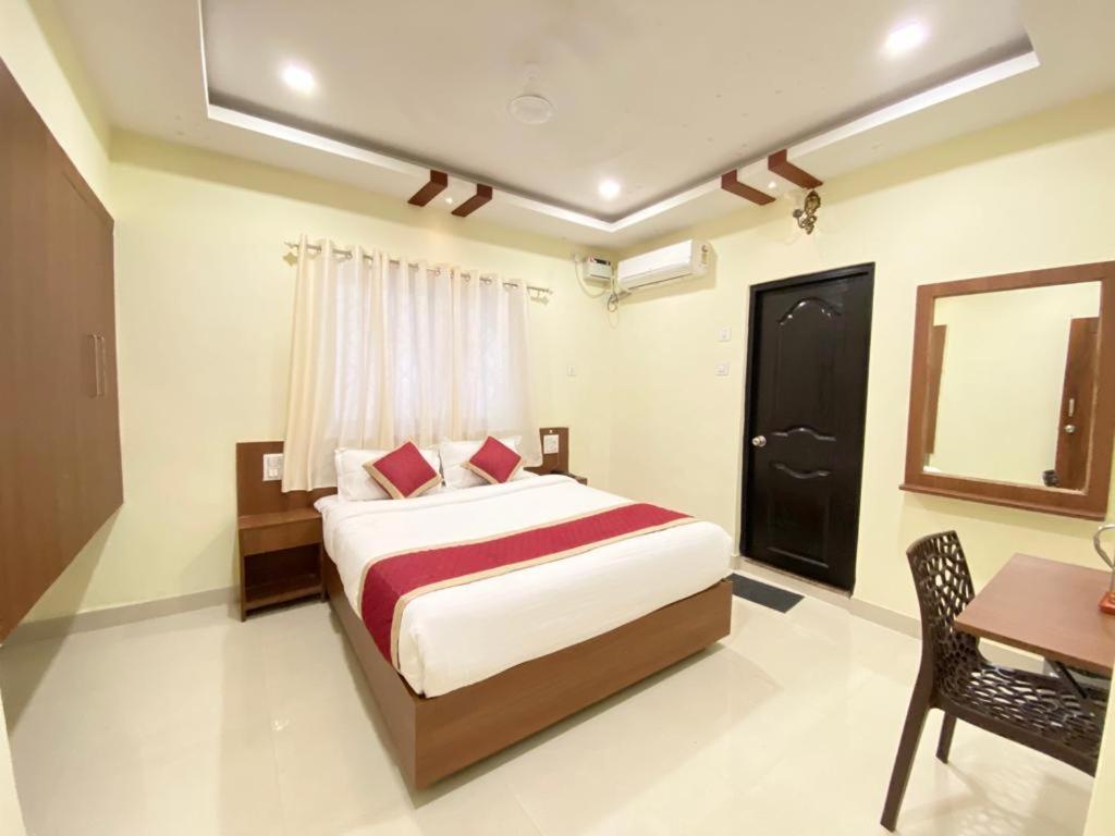 Prabhuvihar Residency Hotel Porvorim Bagian luar foto